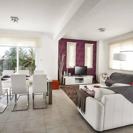 Chateau Blanc * Protaras